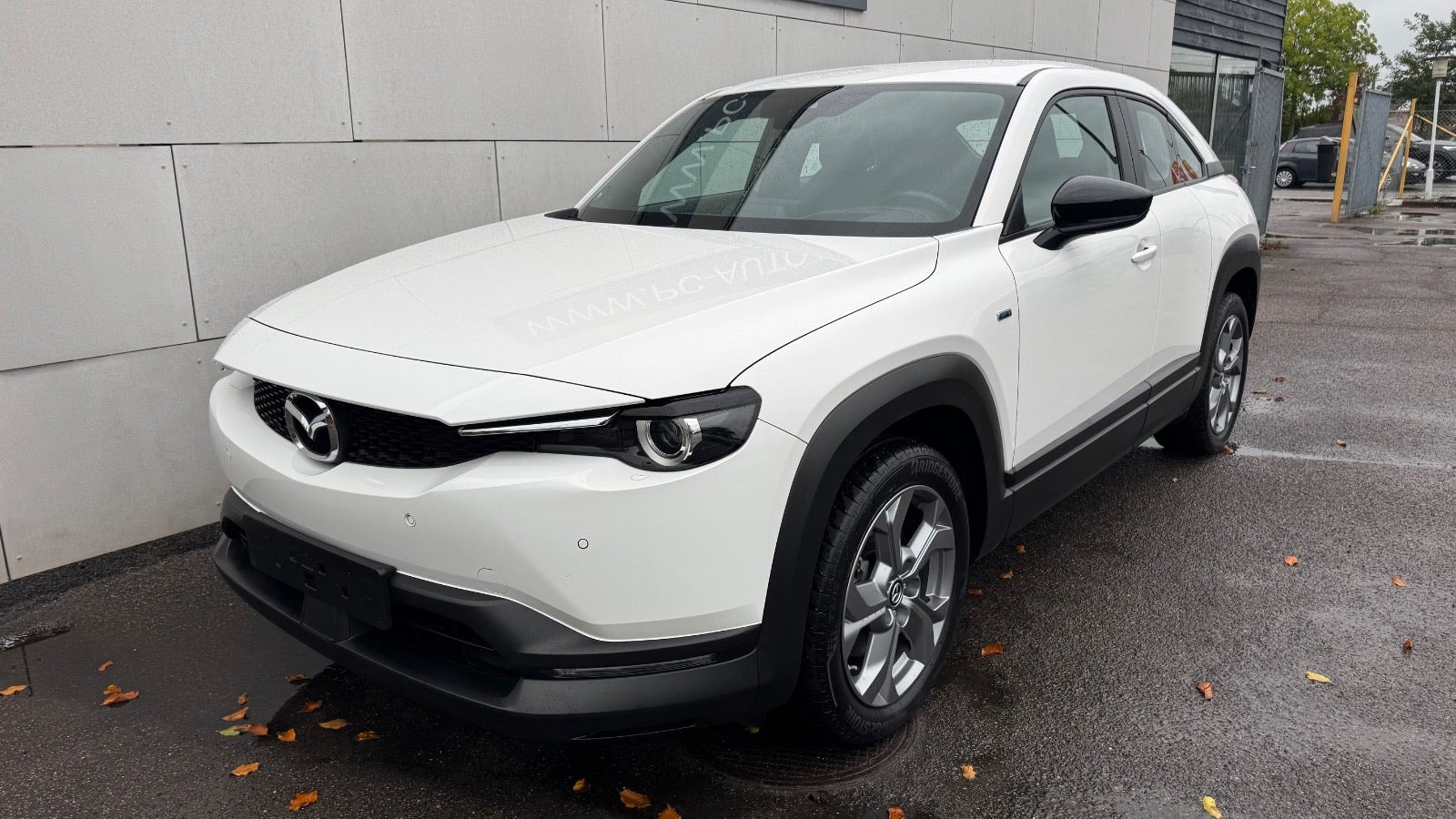Hvid Mazda MX-30 fra 2022