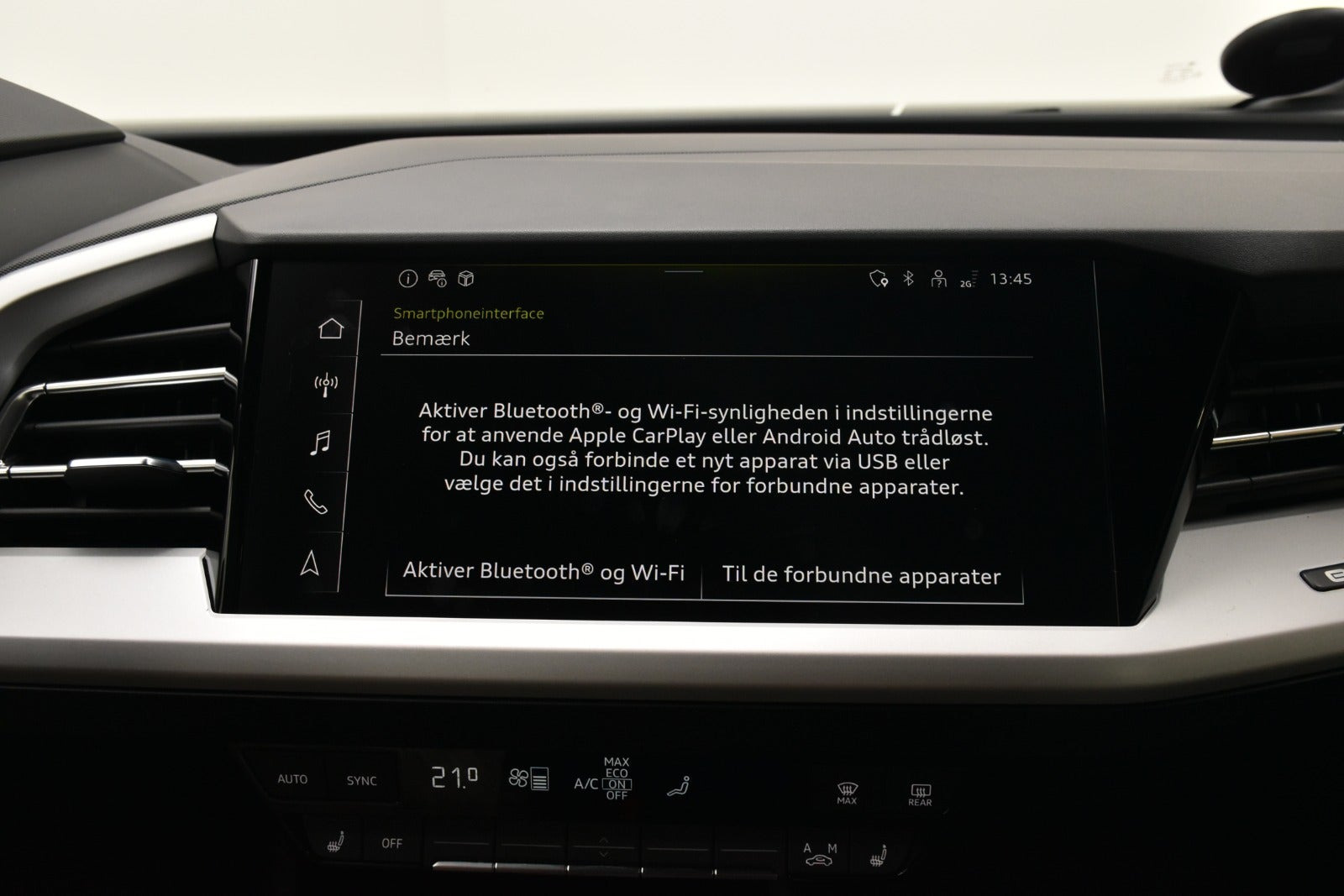Sølv Audi Q4 e-tron fra 2024