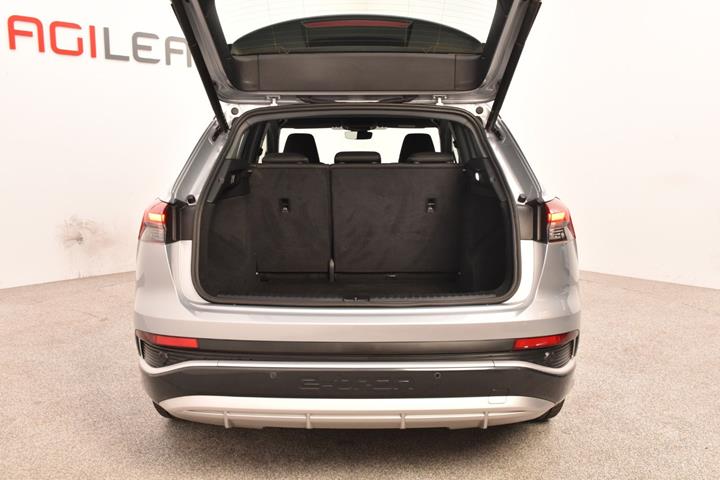 Sølv Audi Q4 e-tron fra 2024