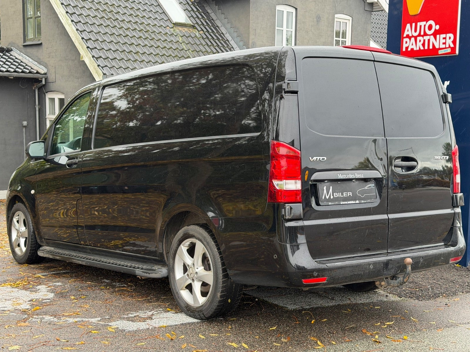 Sort Mercedes Vito 119 fra 2019