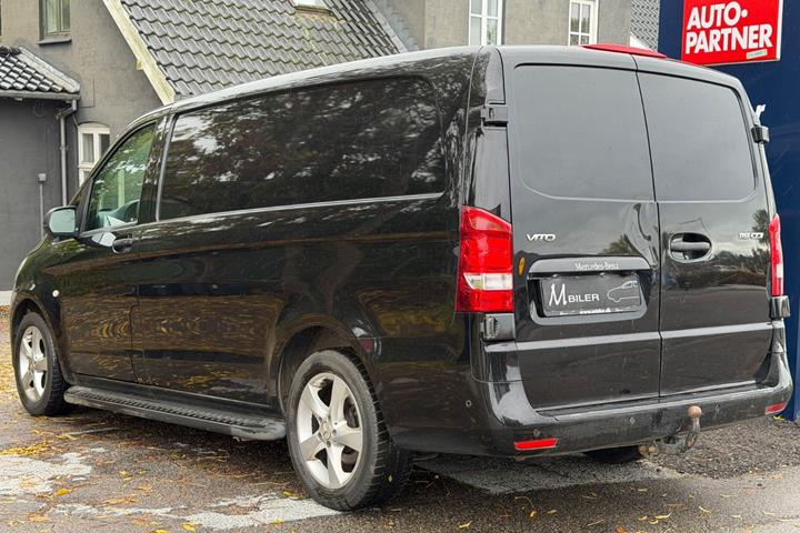 Sort Mercedes Vito 119 fra 2019