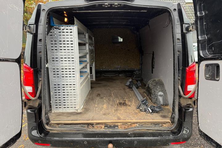 Sort Mercedes Vito 119 fra 2019