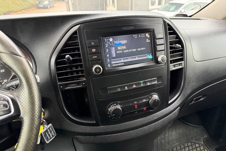 Sort Mercedes Vito 119 fra 2019