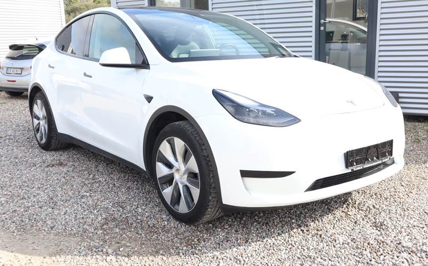 Tesla Model Y RWD