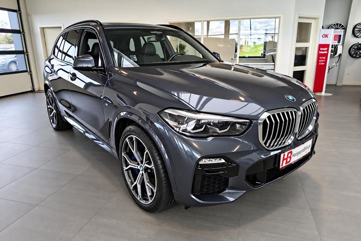 Grå BMW X5 fra 2021