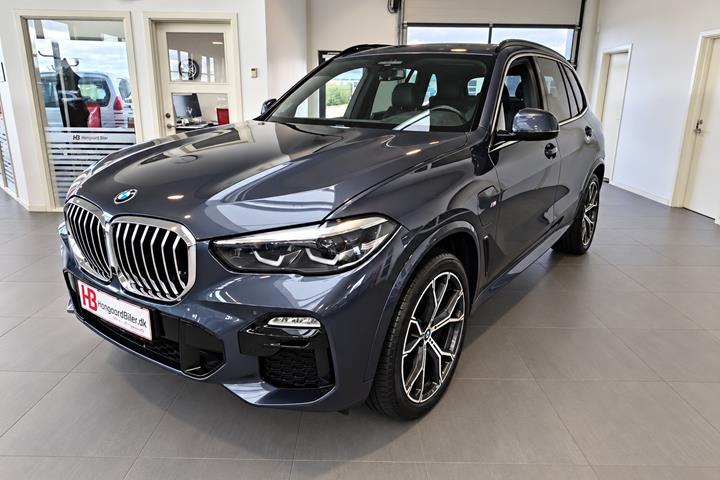 Grå BMW X5 fra 2021