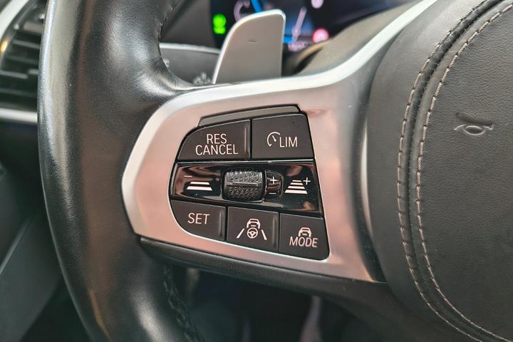 Grå BMW X5 fra 2021