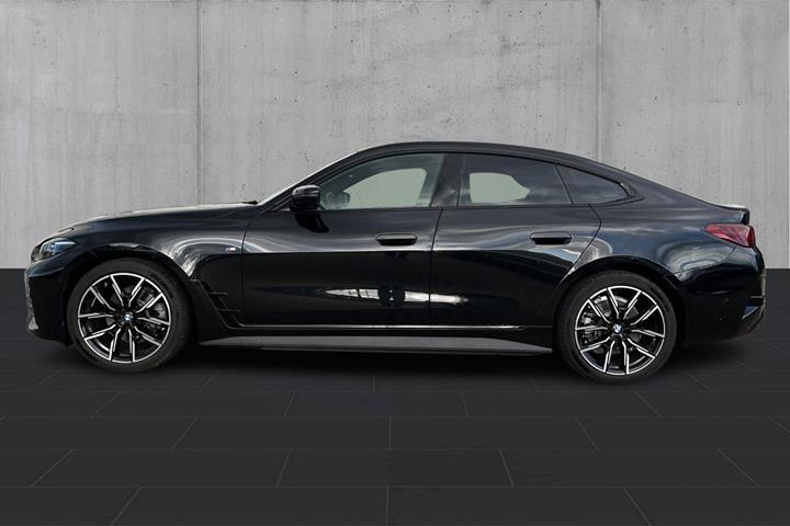 Sort BMW i4 fra 2026