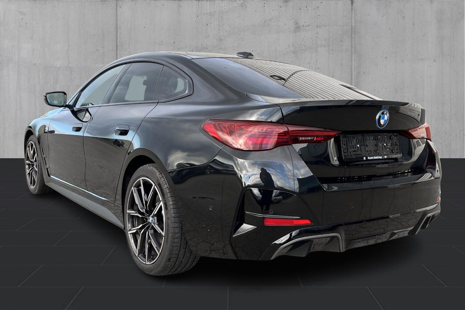 Sort BMW i4 fra 2026
