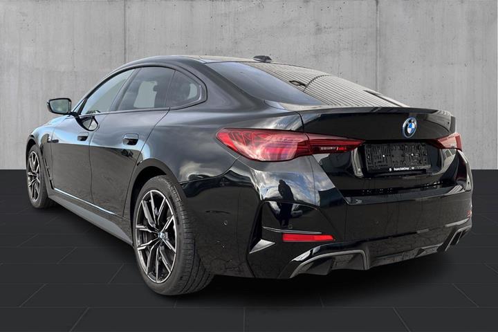 Sort BMW i4 fra 2026