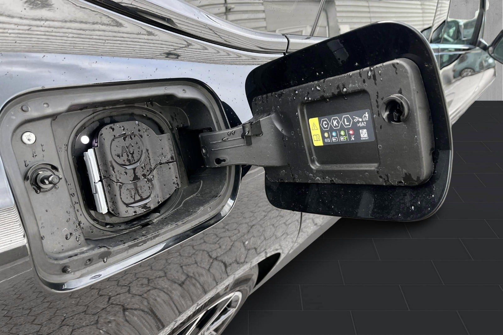 Sort BMW i4 fra 2026