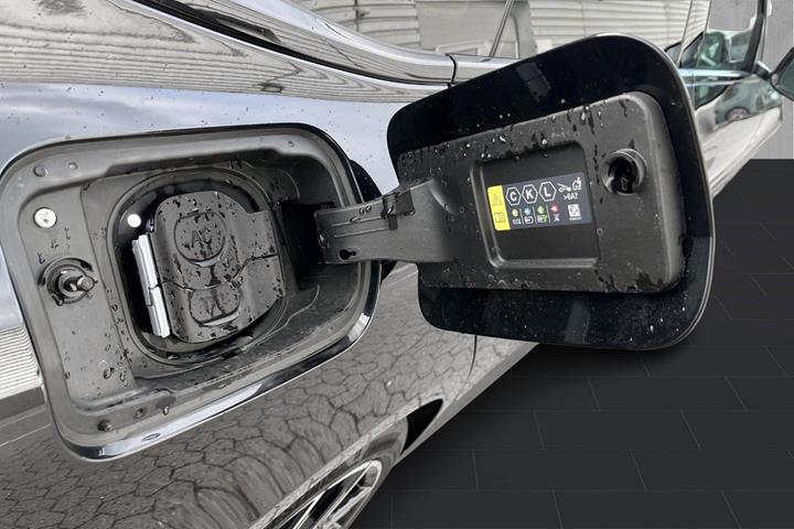Sort BMW i4 fra 2026