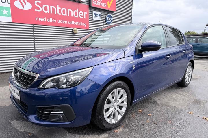 Blå Peugeot 308 fra 2019