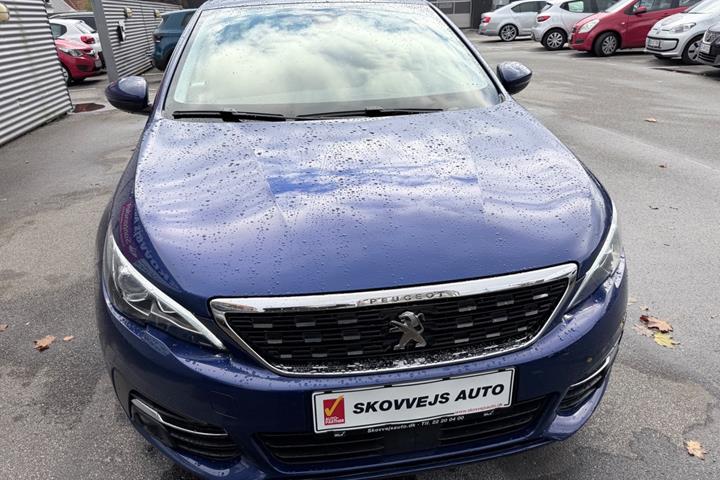 Blå Peugeot 308 fra 2019