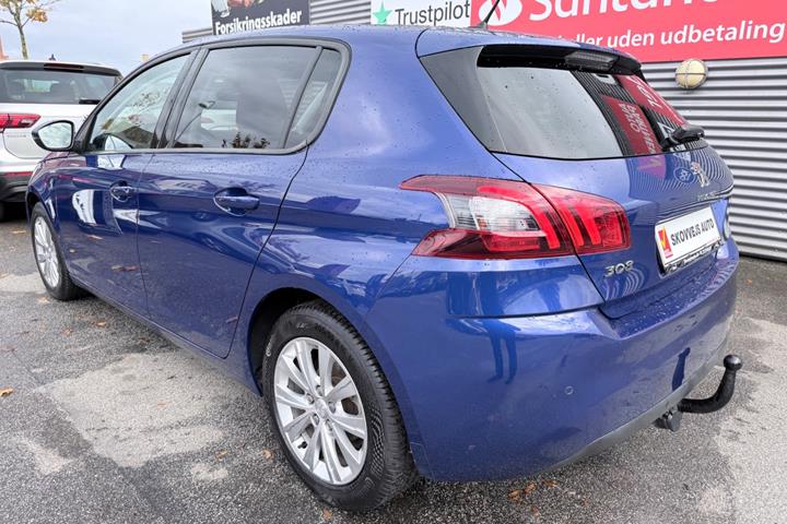 Blå Peugeot 308 fra 2019