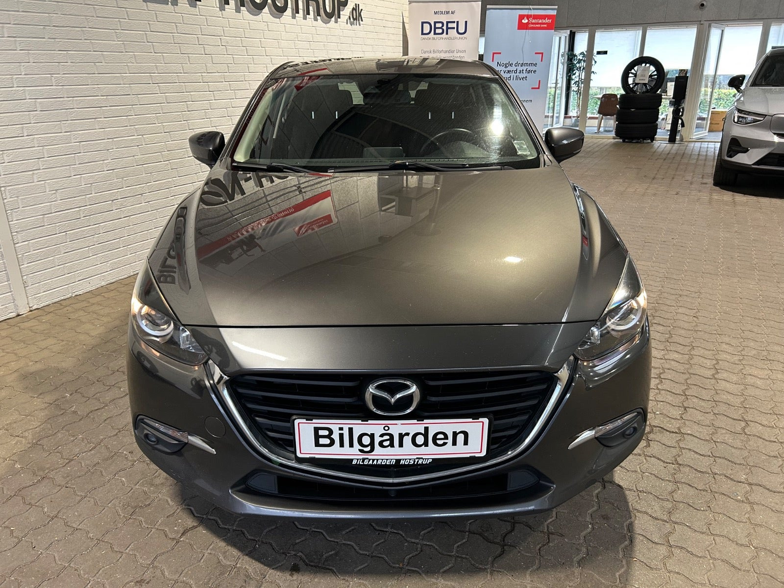 Grå Mazda 3 fra 2017