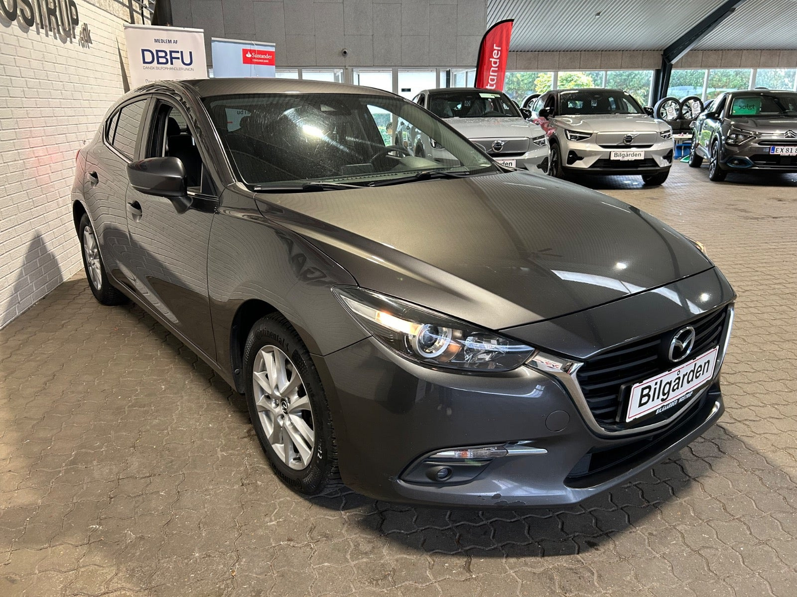 Grå Mazda 3 fra 2017