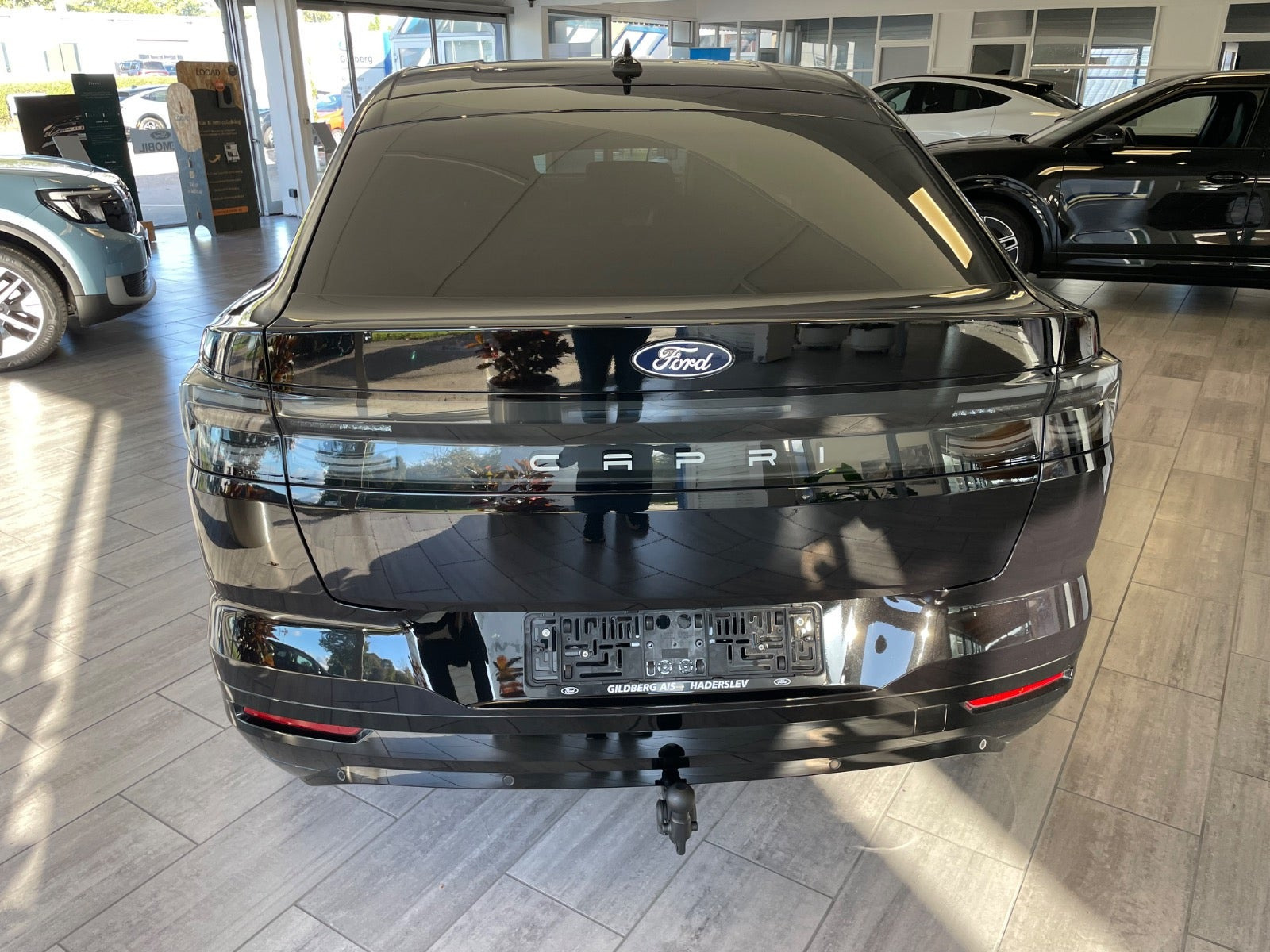 Sort Ford Capri fra 2025