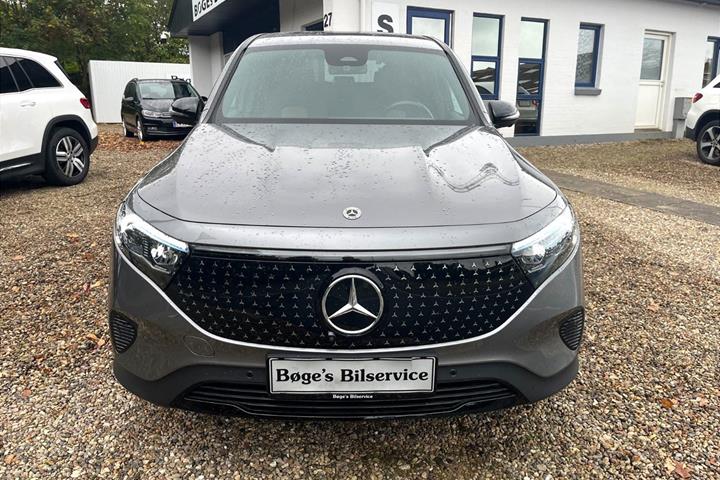 Grå Mercedes EQB250+ fra 2025