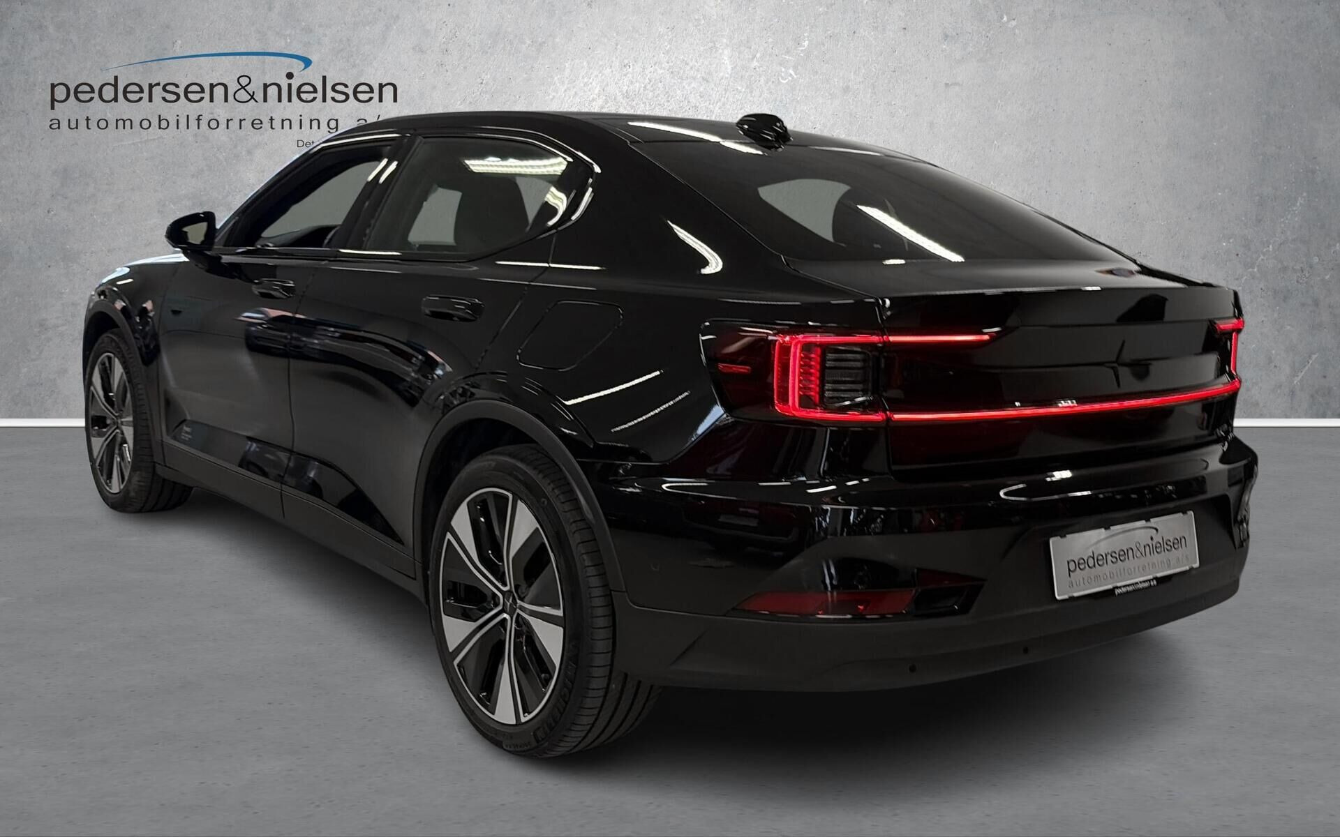 Sort Polestar 2 fra 2023