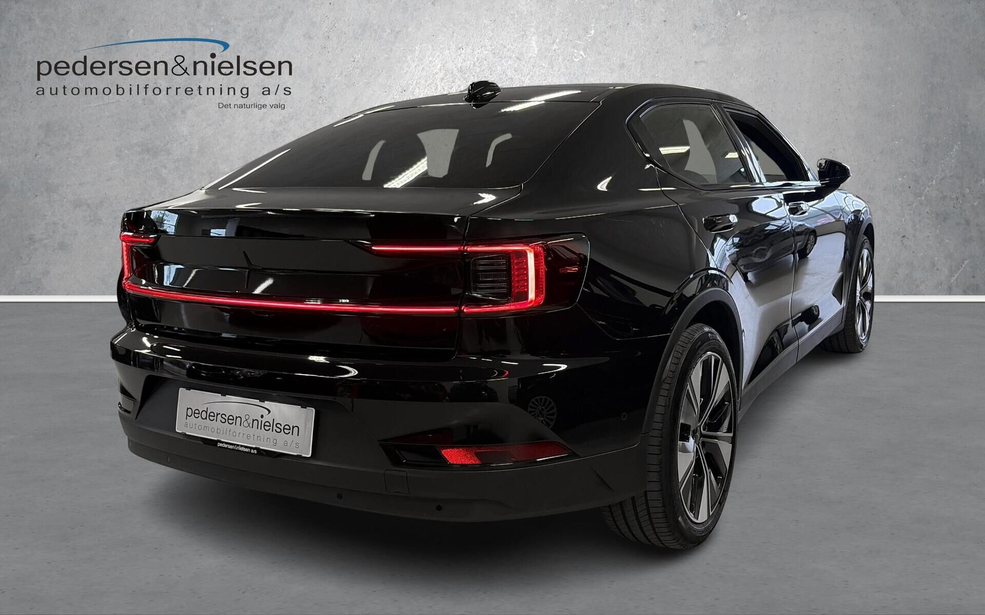 Sort Polestar 2 fra 2023