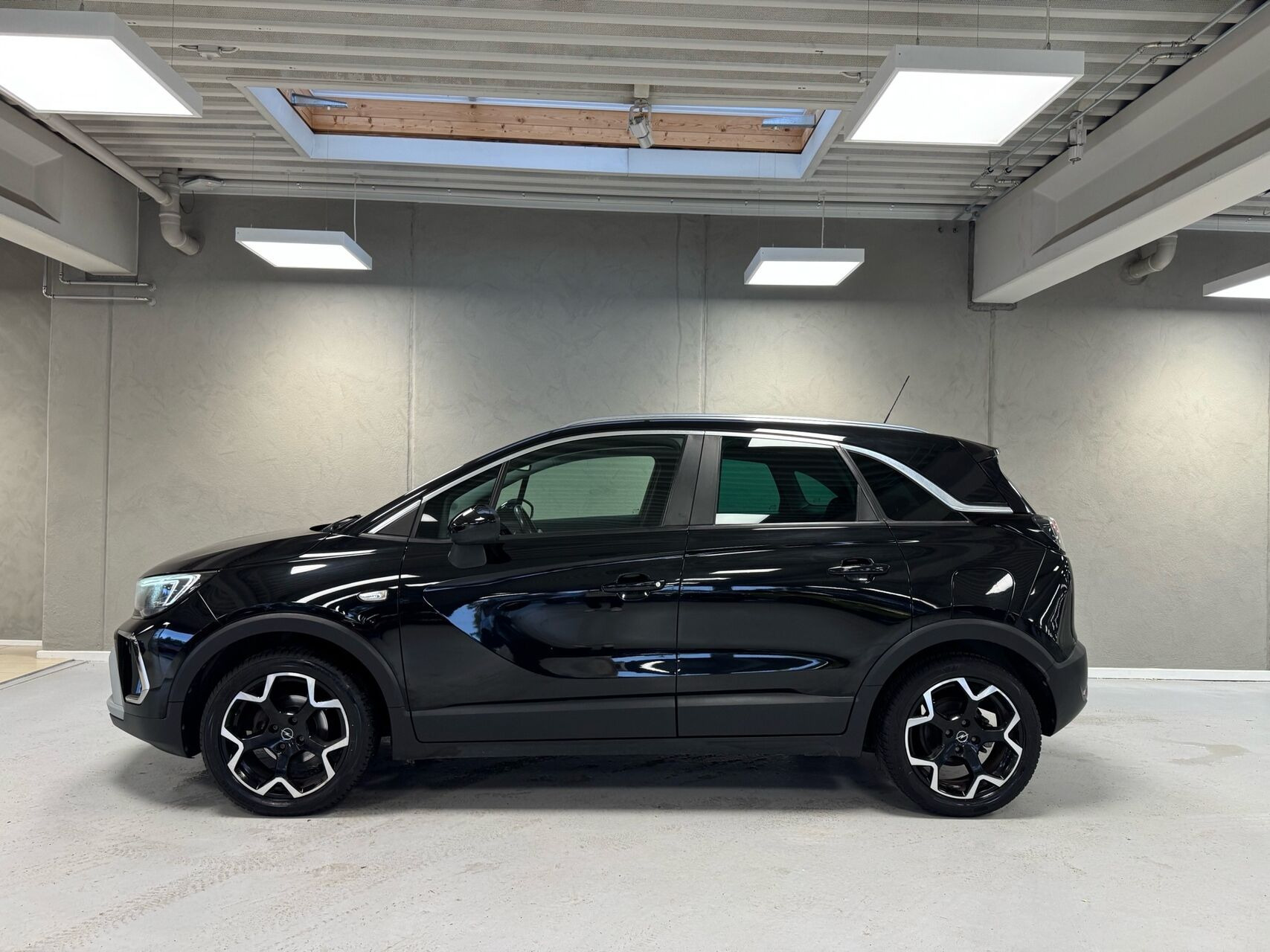 Sort Opel Crossland fra 2022