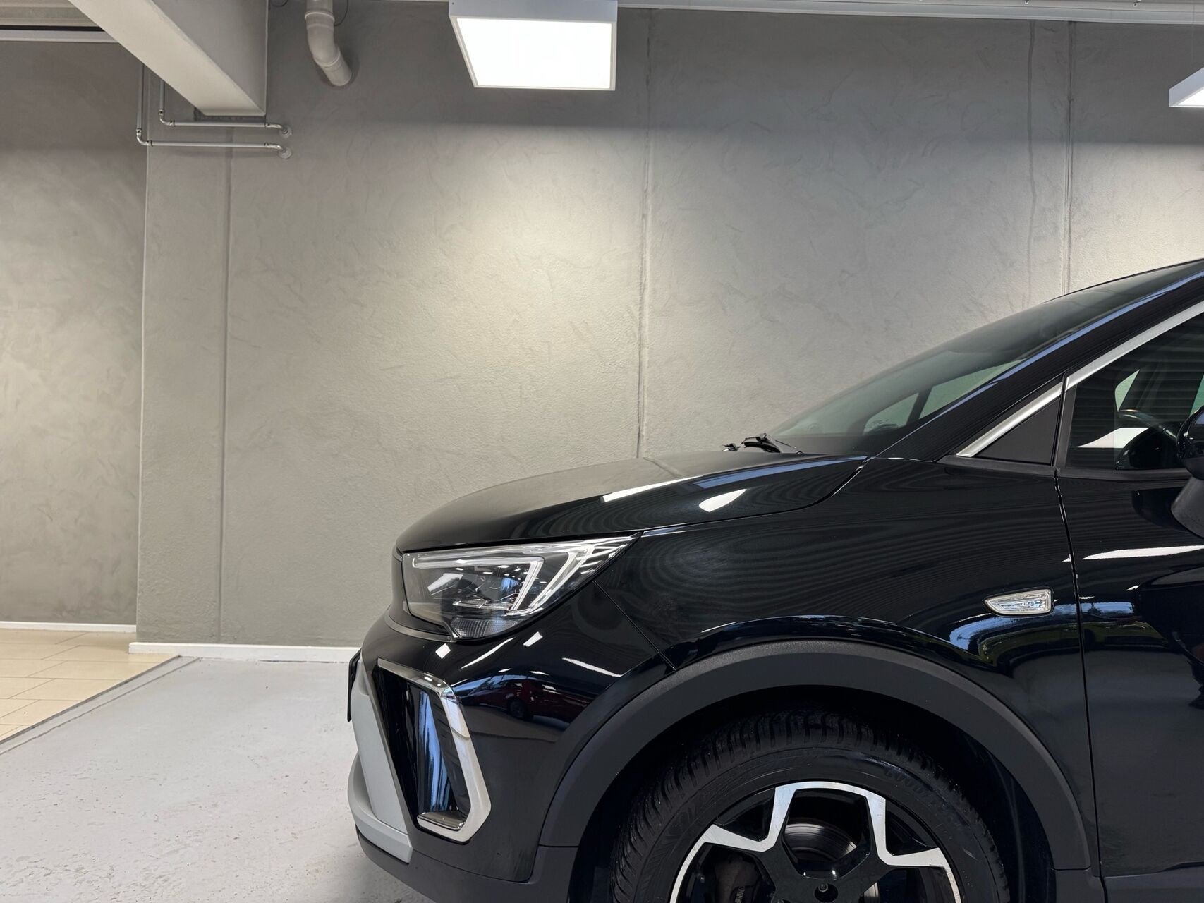 Sort Opel Crossland fra 2022