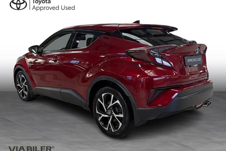 Rød Toyota C-HR fra 2018