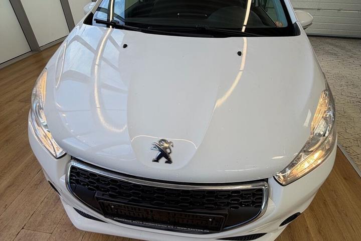 Hvid Peugeot 208 fra 2012