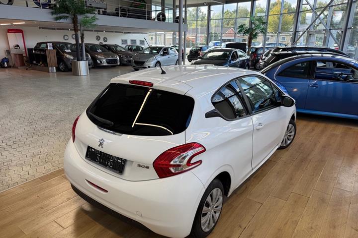 Hvid Peugeot 208 fra 2012