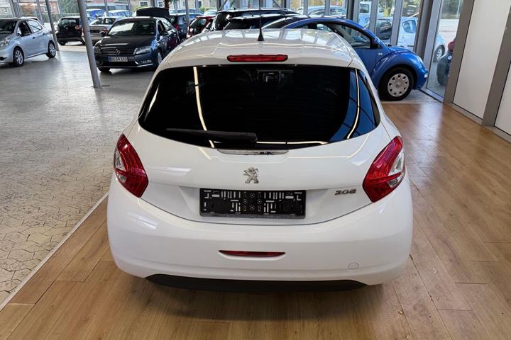 Hvid Peugeot 208 fra 2012