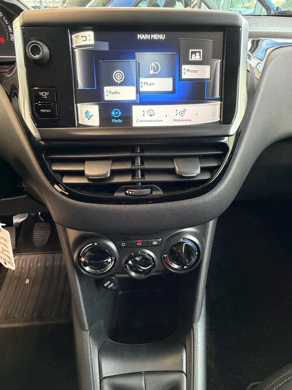 Hvid Peugeot 208 fra 2012