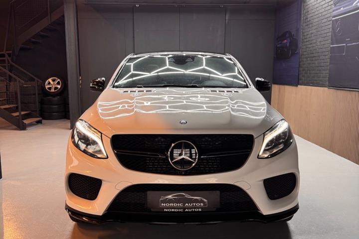 Hvid Mercedes GLE350 d fra 2016