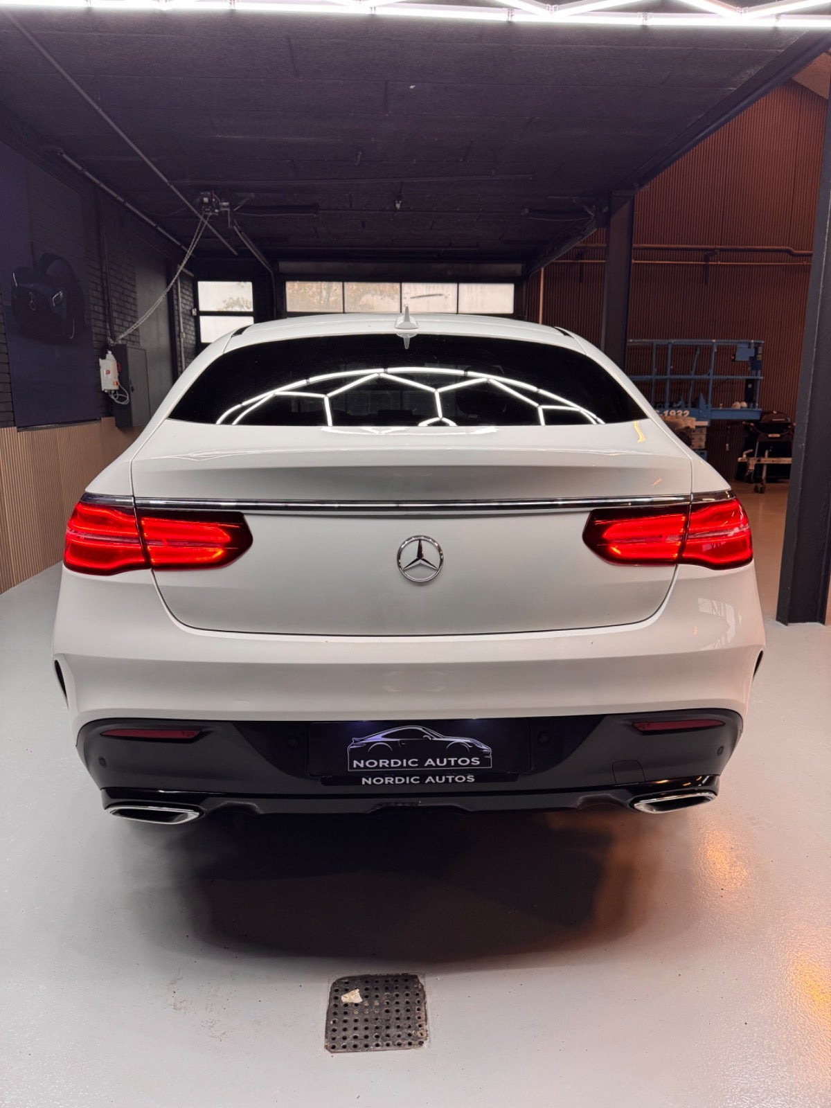 Hvid Mercedes GLE350 d fra 2016