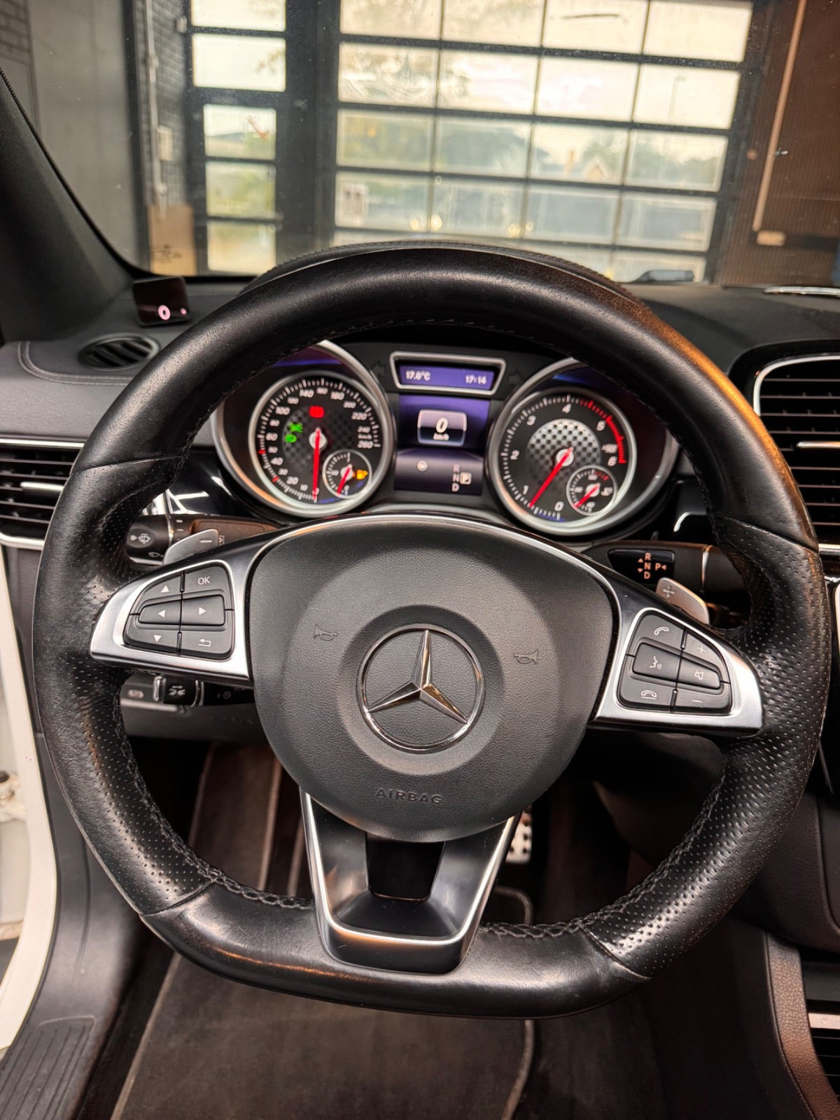 Hvid Mercedes GLE350 d fra 2016