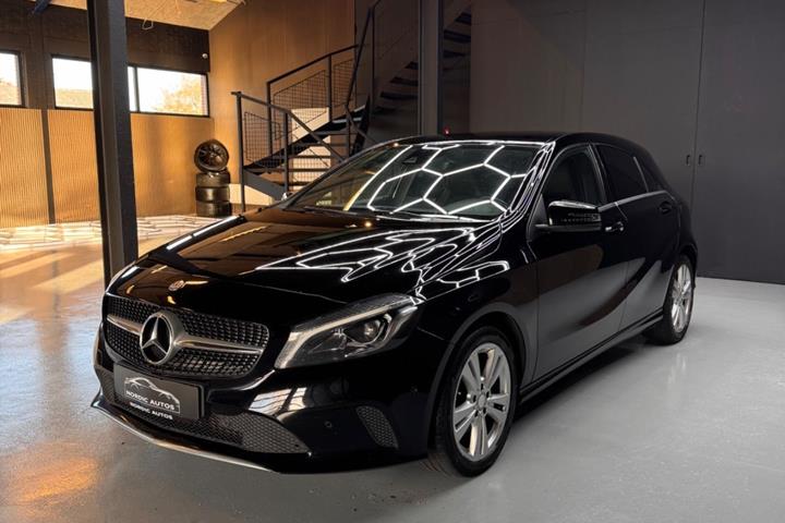 Sort Mercedes A200 d fra 2016