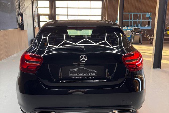 Sort Mercedes A200 d fra 2016