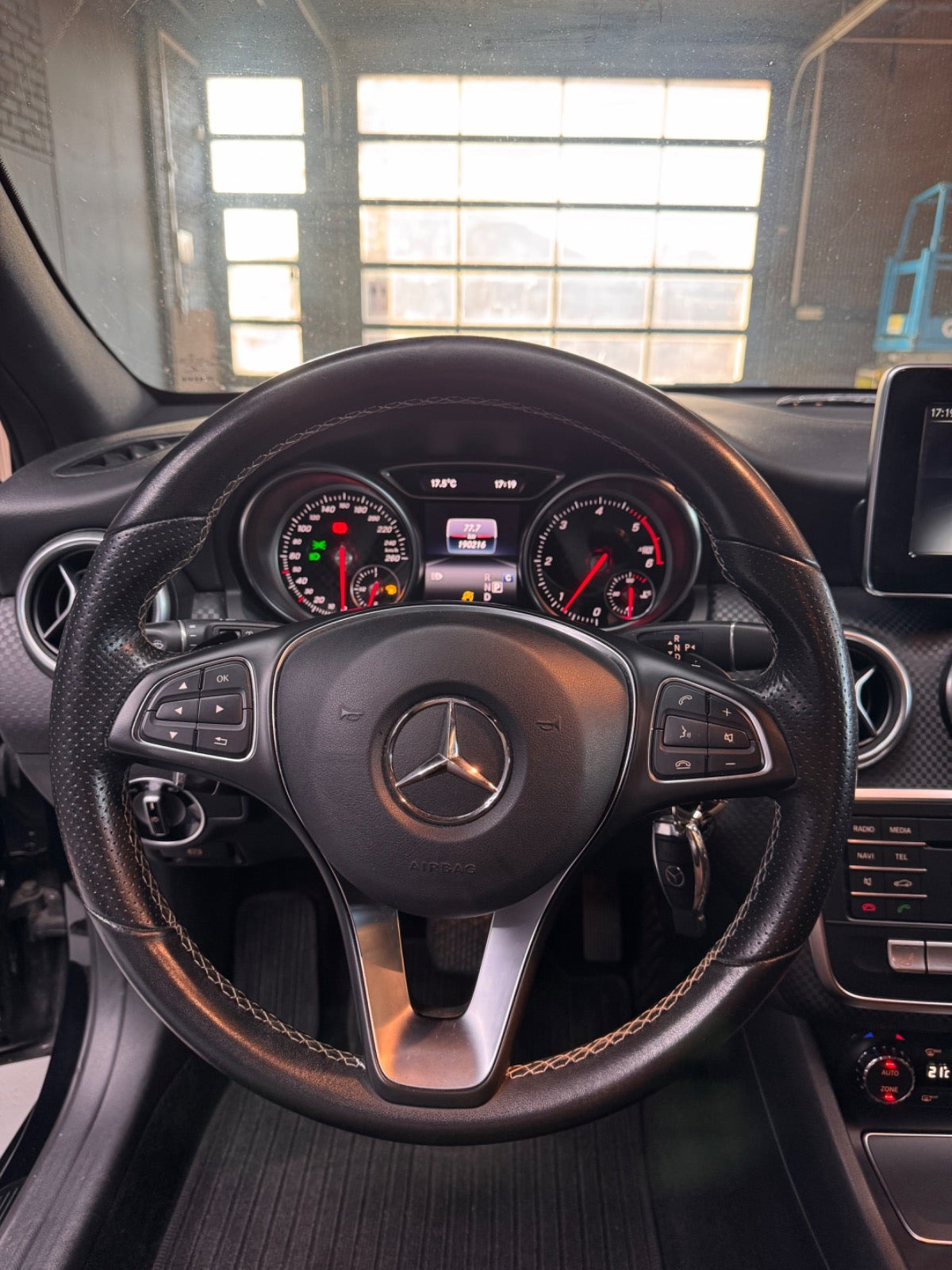 Sort Mercedes A200 d fra 2016