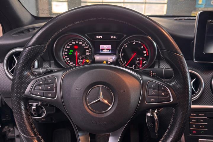 Sort Mercedes A200 d fra 2016