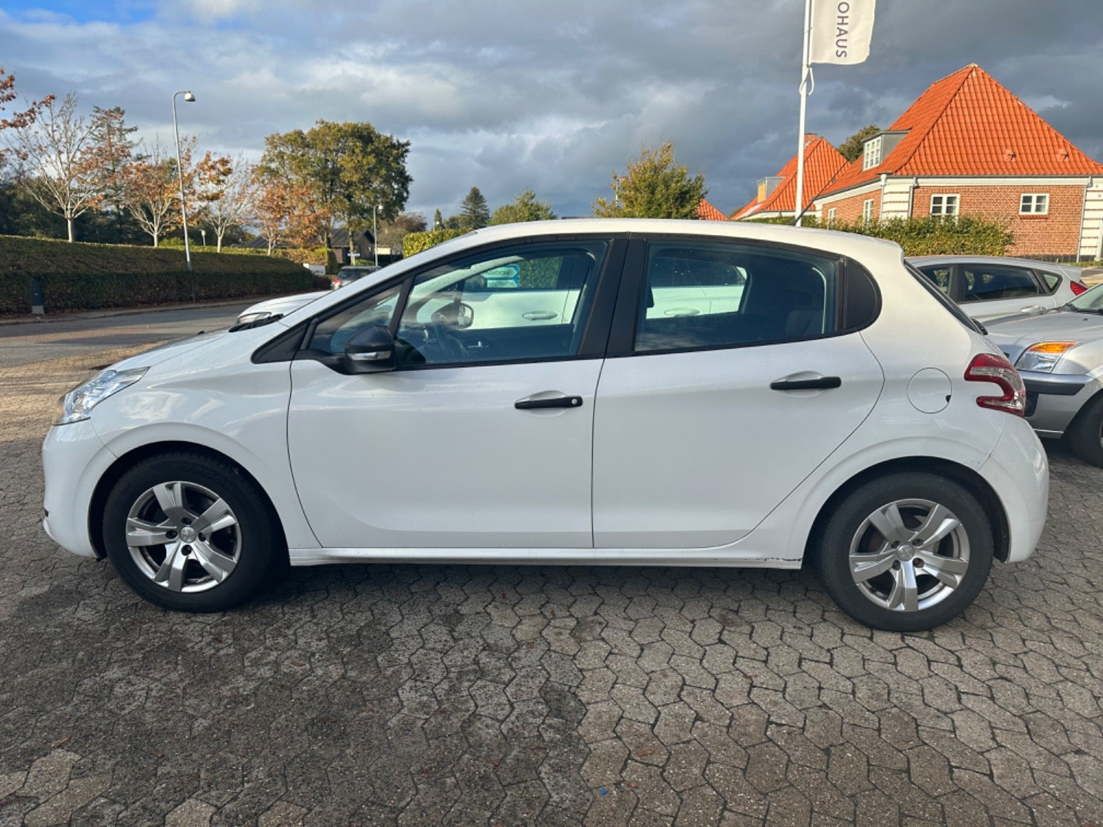 undefined Peugeot 208 fra 2014