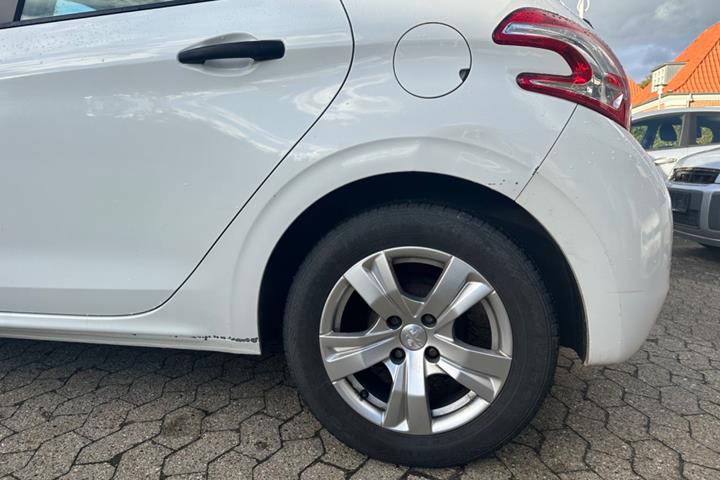 undefined Peugeot 208 fra 2014
