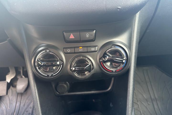 undefined Peugeot 208 fra 2014