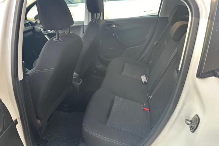 undefined Peugeot 208 fra 2014