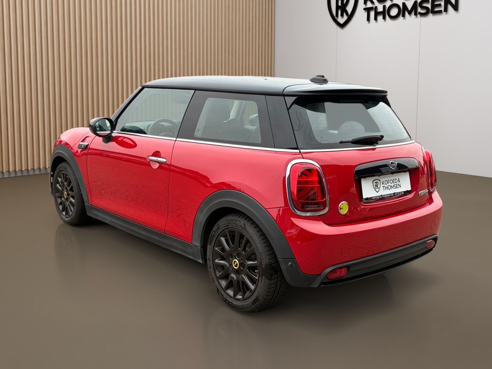Rød Mini Cooper fra 2023