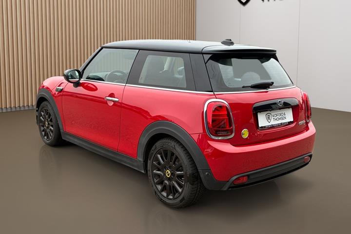 Rød Mini Cooper fra 2023