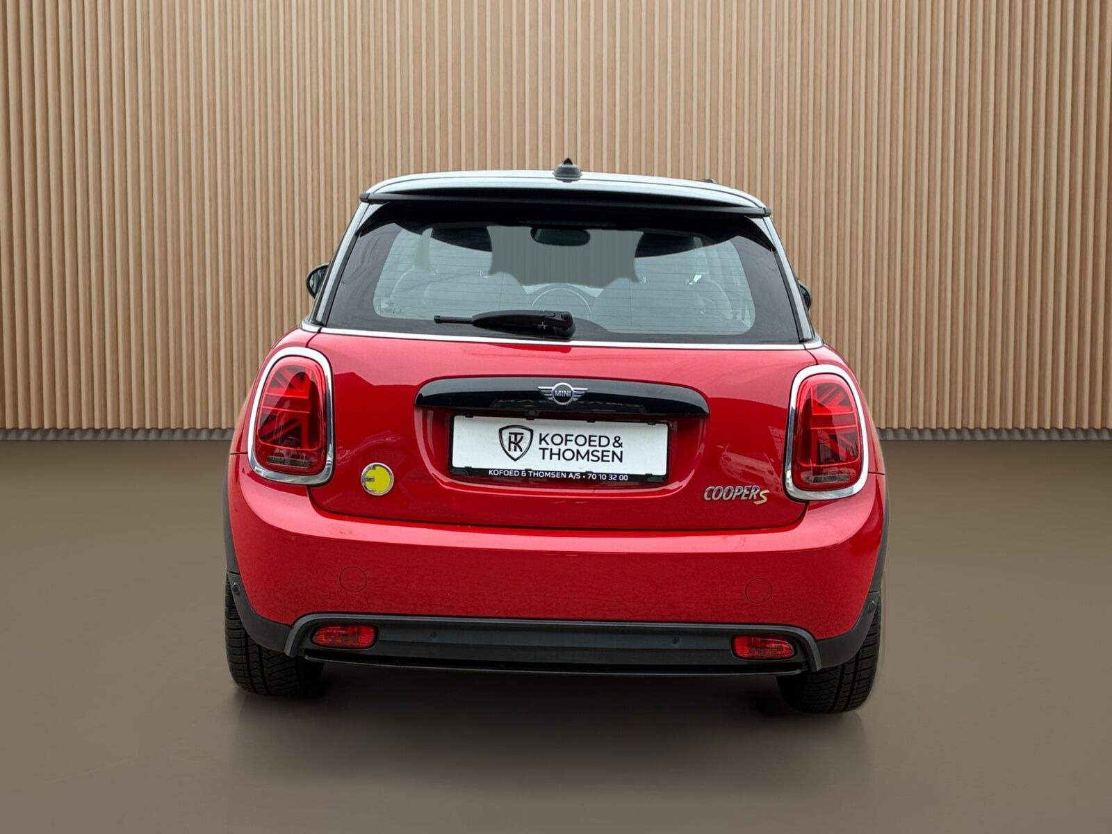Rød Mini Cooper fra 2023