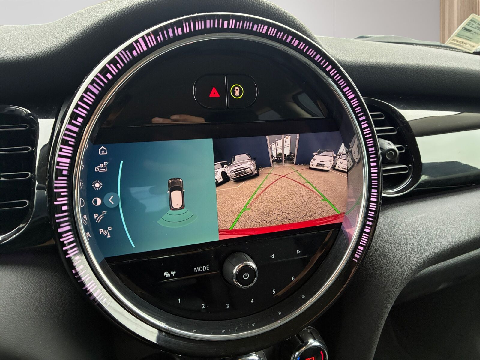 Rød Mini Cooper fra 2023