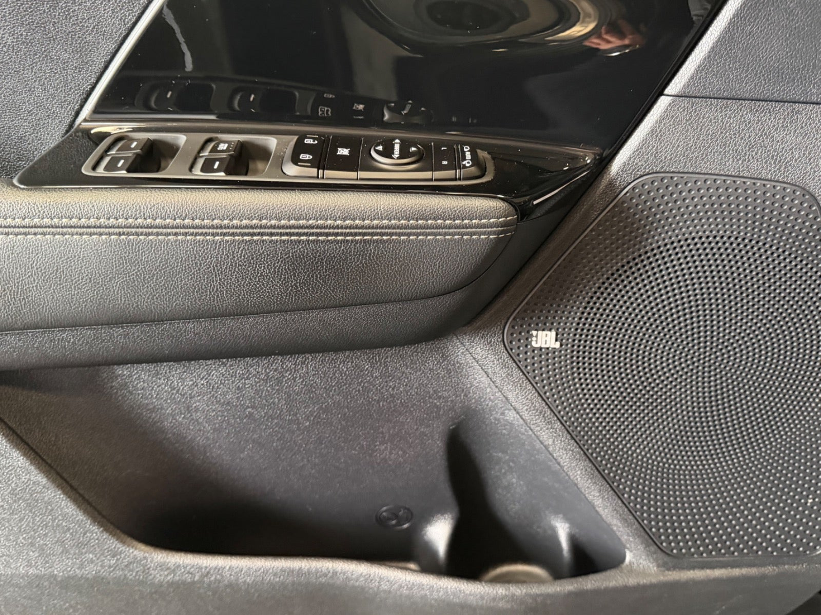 Sort Kia Niro fra 2019