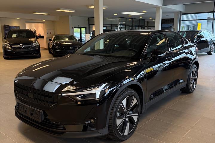 Sort Polestar 2 fra 2023 set udefra