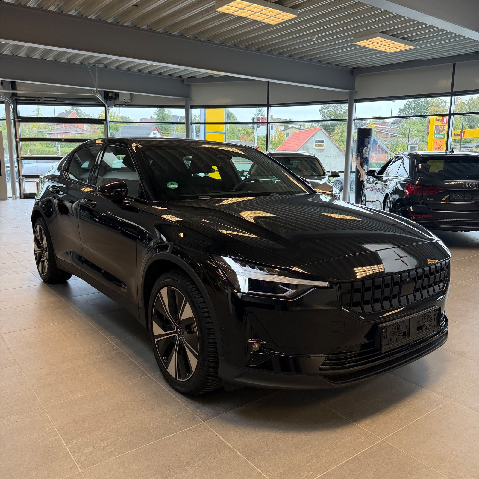 Sort Polestar 2 fra 2023
